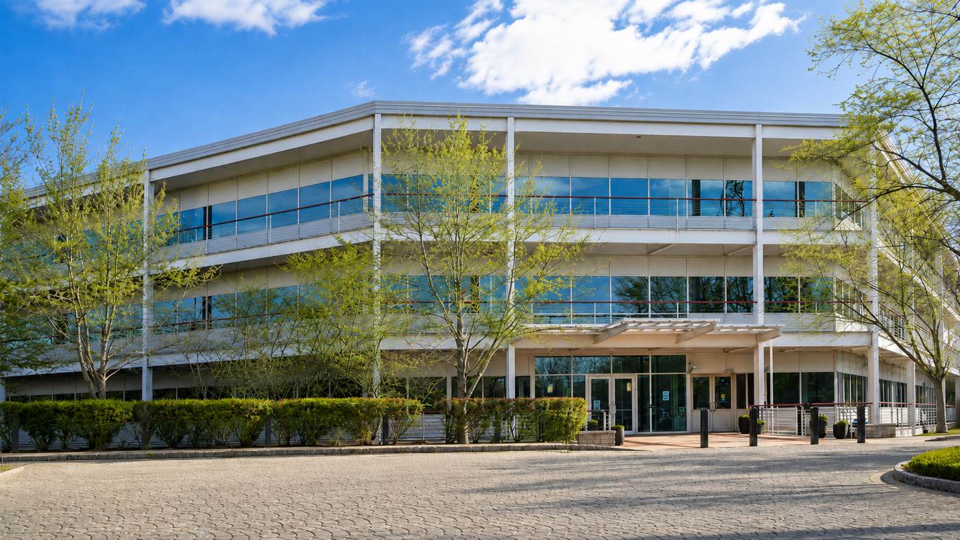 Crossroads Corporate Center
